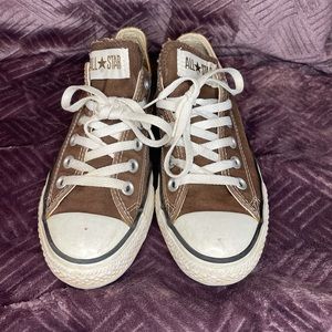 Brown converse size 7 women and size 5 men